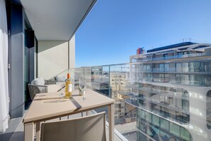 Terrace/patio - Mercury Tower Modern Apartment (St. Julian's)