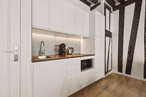 Kitchenette - Charming Parisian Studio in the Heart of Paris 5th (Paris)