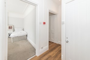 Interior - Private flat Near Shops & Thames Riverside - Pass the Keys (Reading)