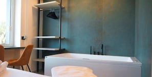 Bathroom - Vrbo Property (TARANTO)
