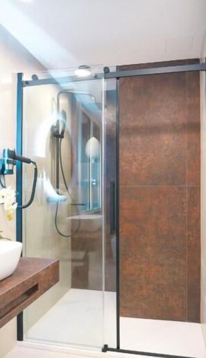 Bathroom - Double Room with Terrace (TARANTO)