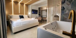 Room - Vrbo Property (TARANTO)
