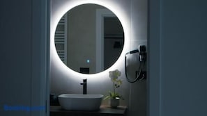Bathroom - Vrbo Property (TARANTO)