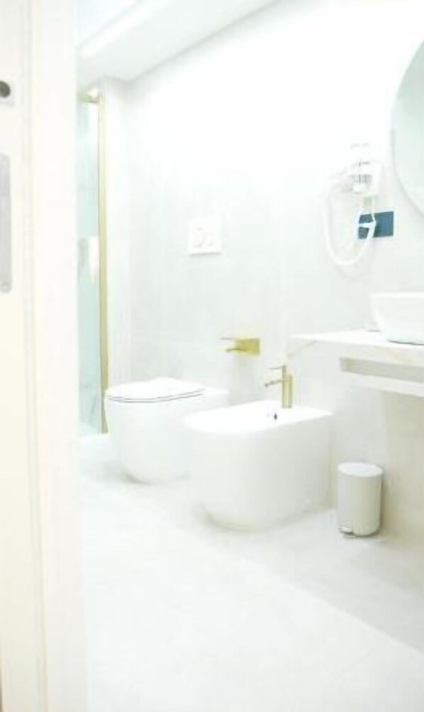 Bathroom - Vrbo Property (TARANTO)
