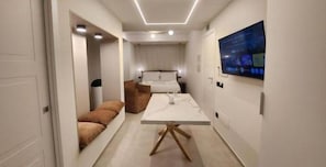 Room - Vrbo Property (TARANTO)