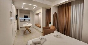 Room - Vrbo Property (TARANTO)