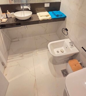 Bathroom - New Listing (Buenos Aires)