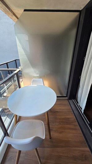Dining - New Listing (Buenos Aires)