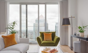 Living area - London Skyline Views in This Modern Canary Wharf 1 BR Apartment (London)