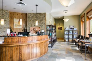 Bar - Elk Ridge Cabin | Bronze Buffalo Ranch (Victor)