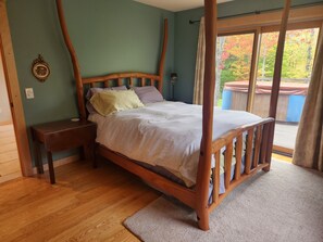 Room - True Mountain House (Middlesex)