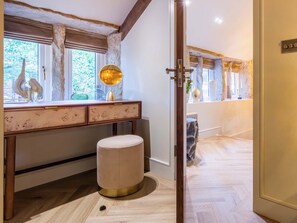Bathroom - Heaven Lea Cottage (Oldham)