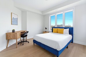 Room - Modern Oakville Oasis, 4BR Retreat with King Bed (Oakville)