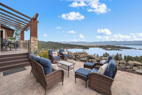 Lakeview Retreat - 4BR Home