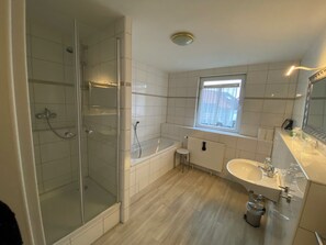 Bathroom - New Listing (Sandhausen)