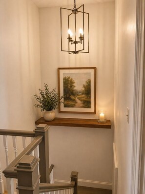 Interior - Cozy 1-bedroom apartment in quaint New York with AC (New York)