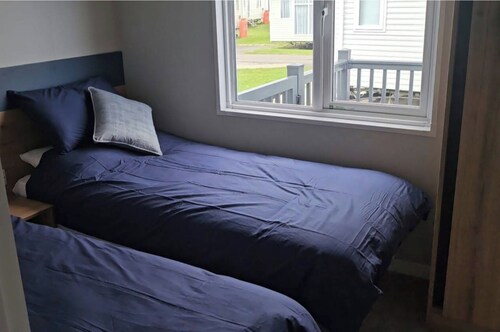 Cabin Sleeps 8 With Parking