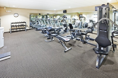 Accessible King Studio w/ Free Breakfast + Pool