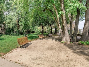 A park with benches and trees. - Spacious Apartment in Central Warsaw (Warsaw)