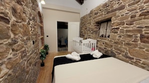 Room - Archontiko Chios Traditional Mansion (Thimiana)