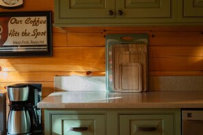 Kitchen - Luna Moth | Hocking Hills, Firepit, Pool Table (Logan)