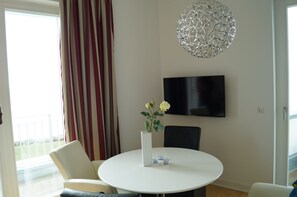 Dining - New Listing (Sassnitz)