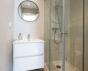 Bathroom - Excellent Carmo Suite – Stylish Apartment Old Town (Funchal)