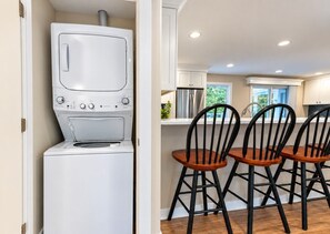 Stackable Washer - Dryer - GateHouse Estate with Hot Tub/Theater/Game Room (Twin Lakes)