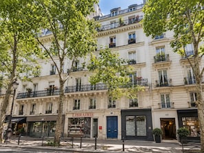 Exterior - New Listing (Paris)