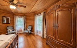 Bedroom 3 (Queen - Upstairs) - Historic Wiseman Retreat (Newland)