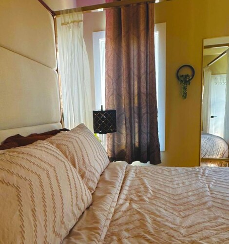 Master De Carlo Shared Property PRIVATE suite NYC 18mins