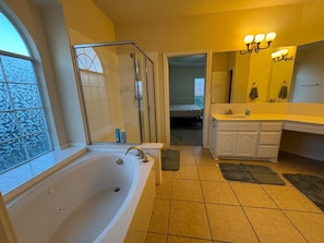 Bathroom - Deer Hollow- Shoreline Stays (Little Elm)