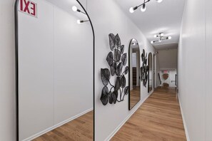 Interior - Designer Mid-Term Living Near Omaha Hospitals (Omaha)