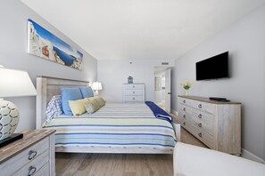 Room - Inviting 1-bedroom condo in beautiful Sand Key/Clearwater (Clearwater)