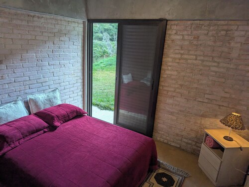 Awesome 2-bedroom chácara in peaceful Delfim Moreira getaway