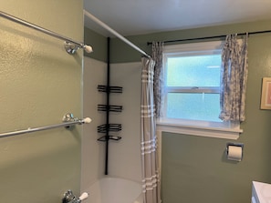 Bathroom - 3-bedroom Bothell Garden Cottage (Bothell)