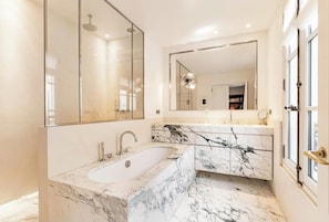 Bathroom - New Listing (Paris)