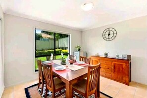 Dining room - Room-spacious Master Bedroom (Gold Coast)