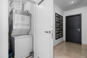 Interior - Palm Aruba 418 | Modern Island Getaway (Palma Real)