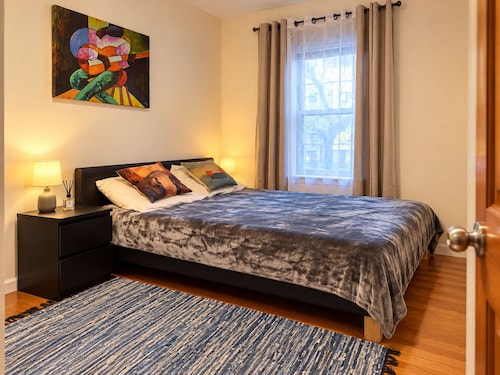 2-bedroom apartment in gorgeous Brooklyn with AC and comfort