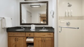 Bathroom - Heavenly! South Lake Tahoe for Thanksgiving weekend and beyond. (South Lake Tahoe)