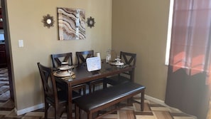 Dining - Cozy 2-bedroom house. (North Miami Beach)