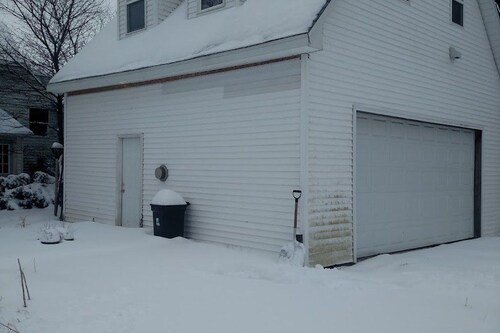 Cozy 1-bedroom studio in welcoming Tuscola with AC