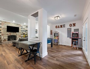 Spielezimmer