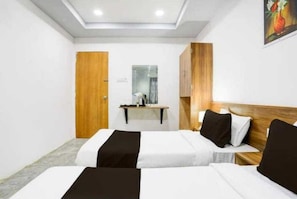 Room - Hotel O SHATWEEK (Ankleshwar)