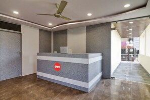 Lobby - Hotel O Grand Vista (Hyderabad)