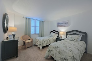 Room - Oceanfront Marco Island Condo w/ Pool & Beach (Marco Island)