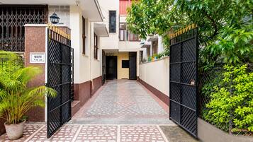 Halaman properti