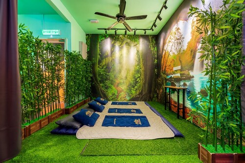 16Pax PJ SS2 Karaoke Homestay with Bathtub by 4Balance