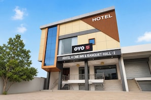 Exterior - Hotel O A One hotel 2 and Banquet (Lucknow)
